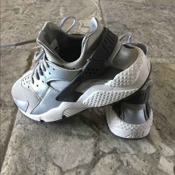 Nike Shoes - Nike Air huarache silver/gray. A